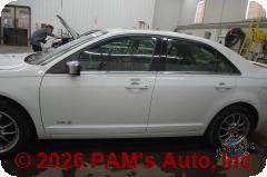 Vehicle photo 6