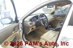 Vehicle photo 8
