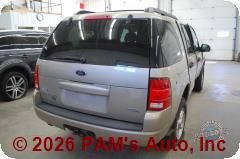 Vehicle photo 4