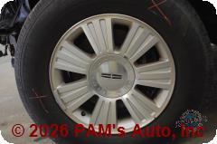 Vehicle photo 7