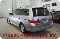 Vehicle photo 5
