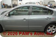 Vehicle photo 6