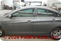 Vehicle photo 6
