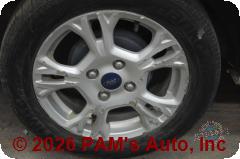 Vehicle photo 7