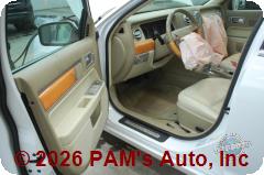 Vehicle photo 8