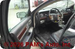 Vehicle photo 8
