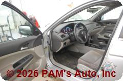 Vehicle photo 8