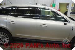 Vehicle photo 3