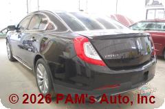 Vehicle photo 5