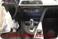 Vehicle photo 12