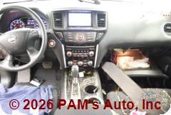 Vehicle photo 12