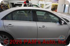 Vehicle photo 3