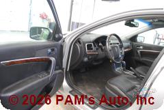 Vehicle photo 8