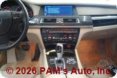Vehicle photo 12