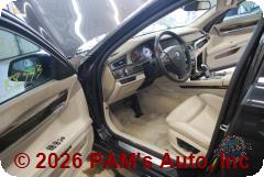 Vehicle photo 8