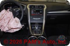 Vehicle photo 12