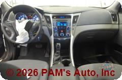 Vehicle photo 12