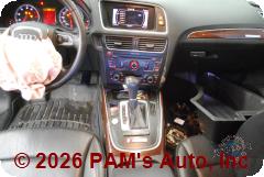 Vehicle photo 12