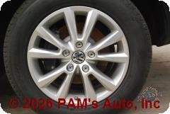 Vehicle photo 7