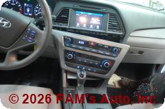 Vehicle photo 12
