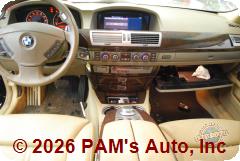 Vehicle photo 12