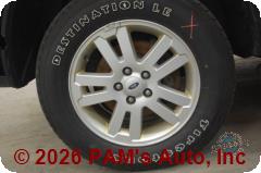 Vehicle photo 7