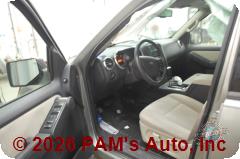 Vehicle photo 8