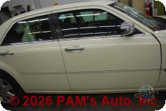 Vehicle photo 3