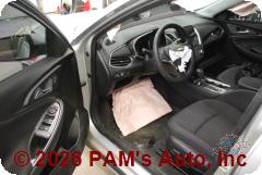 Vehicle photo 8