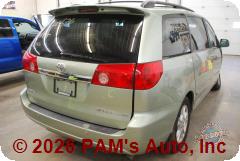 Vehicle photo 4