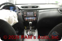 Vehicle photo 12
