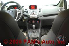 Vehicle photo 12