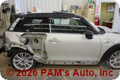 Vehicle photo 3