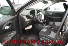 Vehicle photo 8