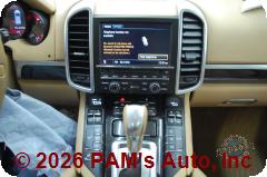 Vehicle photo 12