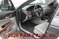 Vehicle photo 8
