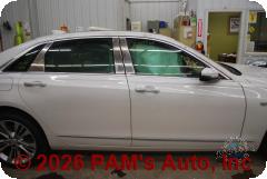 Vehicle photo 3